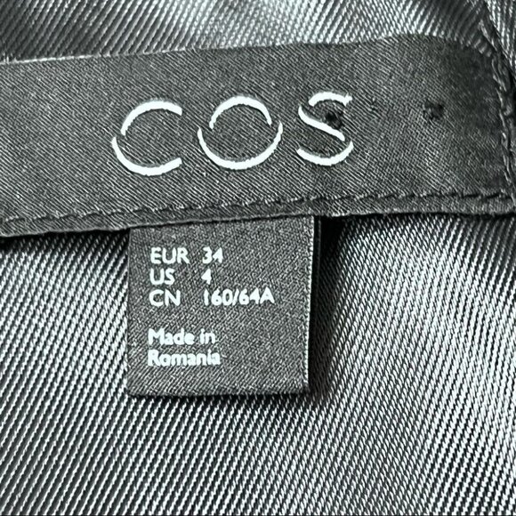 SIZE 4 COS Pleated Grey Skirt with pockets - Picture 6 of 6